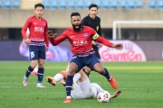 【中超】大摩托复出失良机 重庆0比0武汉仅5脚射正